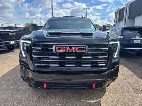 Used 2025 GMC Sierra 2500 AT4 w/ AT4 Premium Plus Package image 2