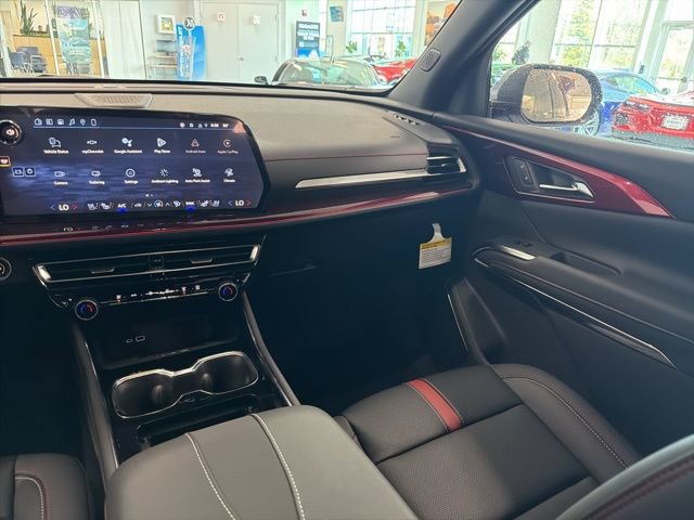 New 2026 Chevrolet Traverse RS w/ LPO, Floor Liner Package FWD image 27