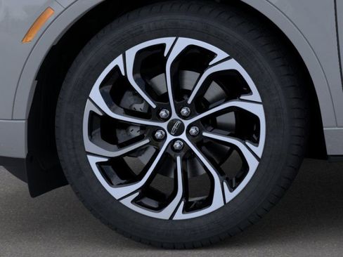 New 2026 Lincoln Nautilus Reserve AWD/4WD image 17