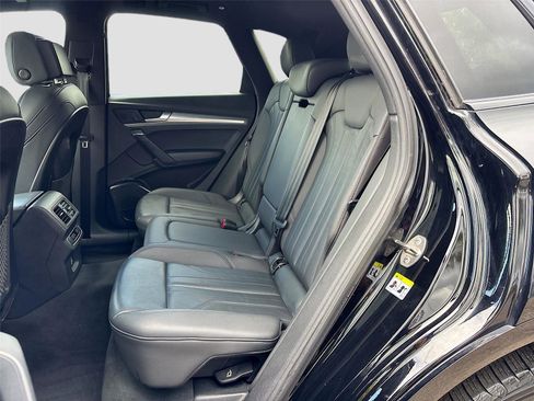 Used 2020 Audi Q5 2.0T Premium w/ Titanium Sport Package image 24