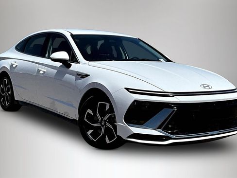 Used 2024 Hyundai Sonata SEL image 1