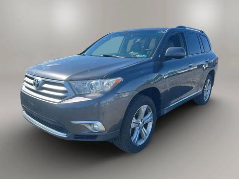 Used 2012 Toyota Highlander Limited w/ Tow Pkg AWD/4WD image 3