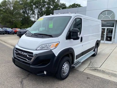 Used 2025 RAM ProMaster 2500 w/ U-Haul Equipment Group FWD image 8