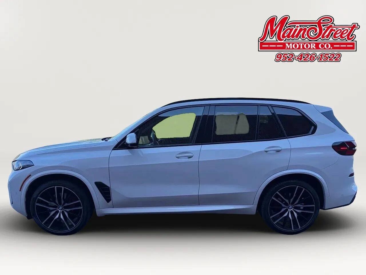 Used 2024 BMW X5 sDrive40i w/ M Sport Package RWD image 4