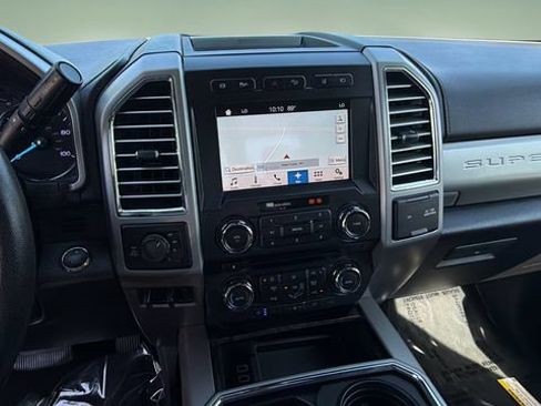 Used 2017 Ford F250 Lariat w/ Lariat Ultimate Package AWD/4WD image 27