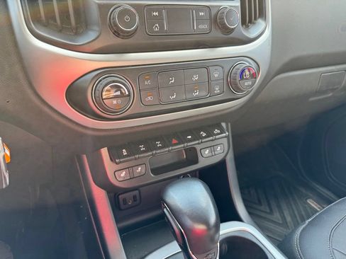 Used 2022 Chevrolet Colorado ZR2 AWD/4WD image 17