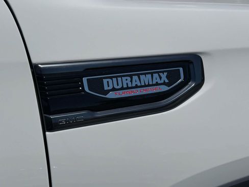 Used 2024 GMC Sierra 1500 AT4 w/ AT4 Preferred Package AWD/4WD image 5