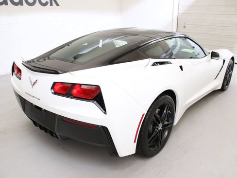 Used 2017 Chevrolet Corvette Stingray Coupe w/ Battery Protection Package RWD image 9