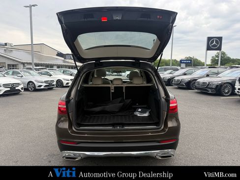 Used 2017 Mercedes-Benz GLC 300 4MATIC image 23