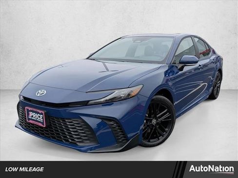 Used 2026 Toyota Camry SE image 1