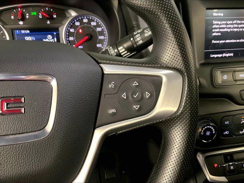Used 2024 GMC Terrain SLE FWD image 19