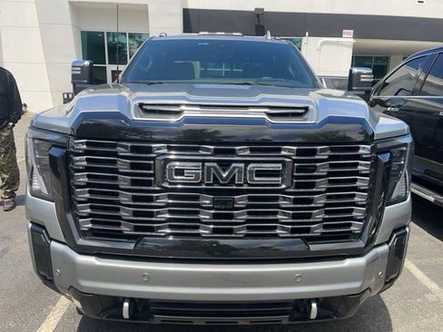 Used 2025 GMC Sierra 2500 Denali Ultimate w/ Max Trailering Package AWD/4WD image 6