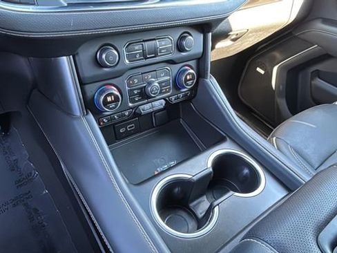 Used 2024 Chevrolet Suburban Premier image 14