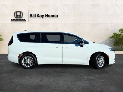 Used 2026 Chrysler Pacifica Limited