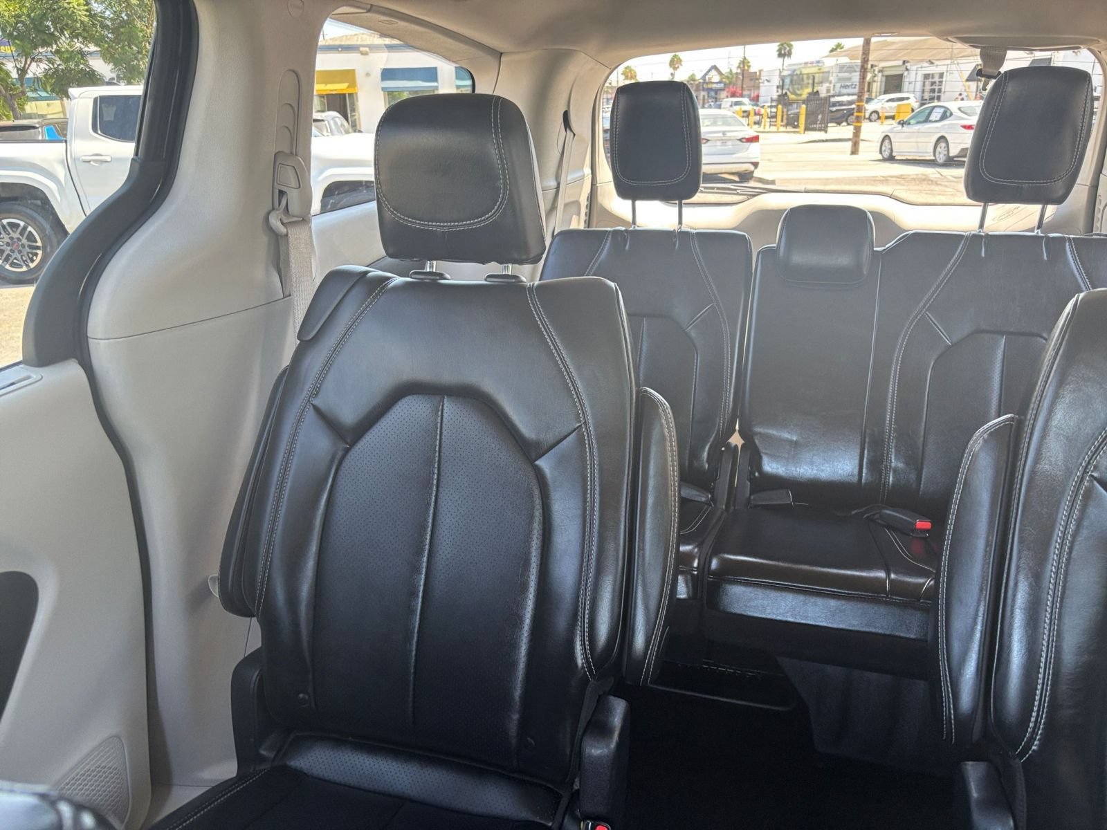 Used 2024 Chrysler Pacifica Touring-L FWD image 41