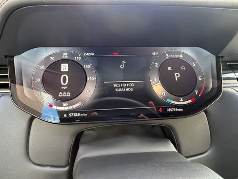 Used 2023 Land Rover Range Rover SE image 31