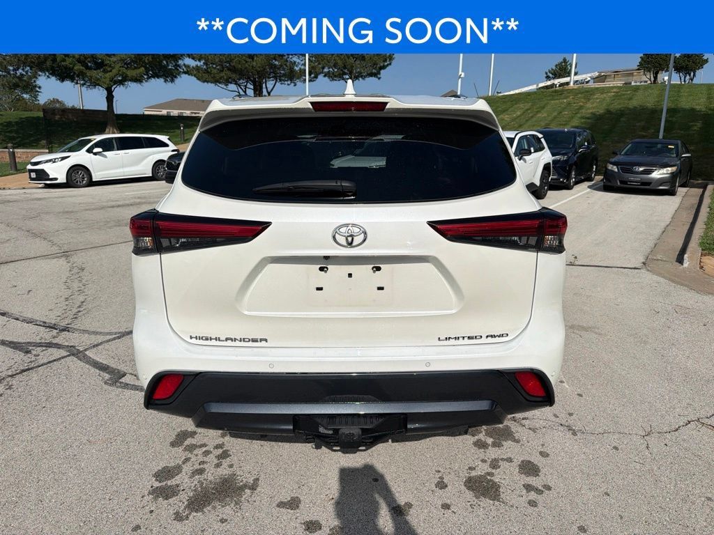 Used 2021 Toyota Highlander Limited AWD/4WD image 9