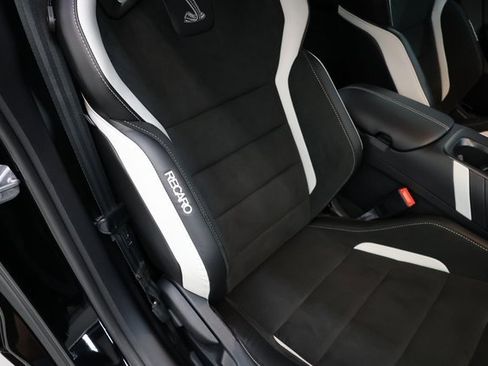 Used 2022 Ford Mustang Shelby GT500 w/ Carbon Fiber Track Pack image 83