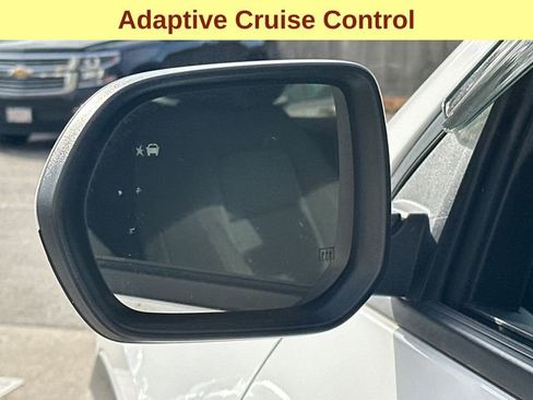 Used 2025 Chevrolet Equinox LT w/ Safety and Technology Package image 8