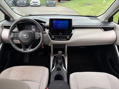 Used 2023 Toyota Corolla Cross L AWD/4WD image 18