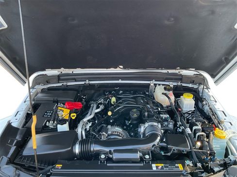 Certified 2022 Jeep Gladiator Willys image 14