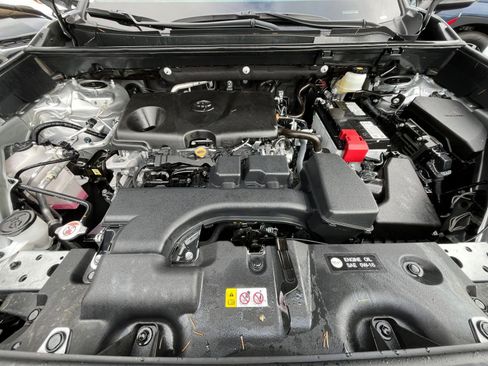 Used 2025 Toyota RAV4 XLE image 32
