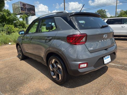 Certified 2026 Hyundai Venue SEL FWD image 7