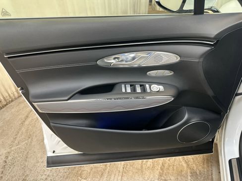 Used 2024 Genesis GV70 2.5T Advanced w/ Advanced Package image 27