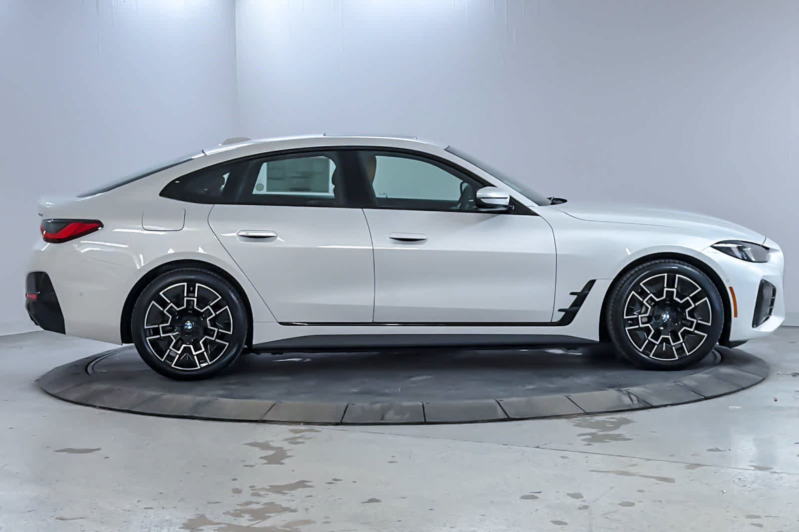 New 2026 BMW i4 xDrive40i w/ M Sport Package AWD/4WD image 8