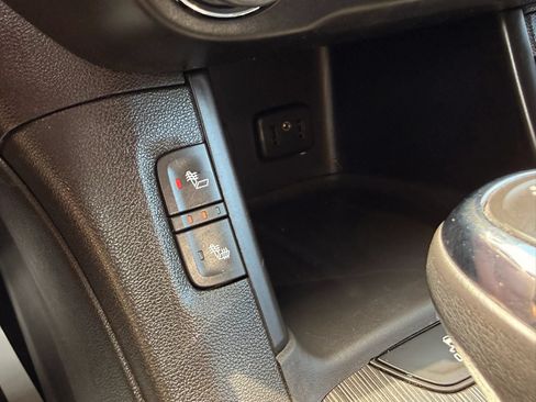 Used 2019 GMC Acadia SLT AWD/4WD image 21