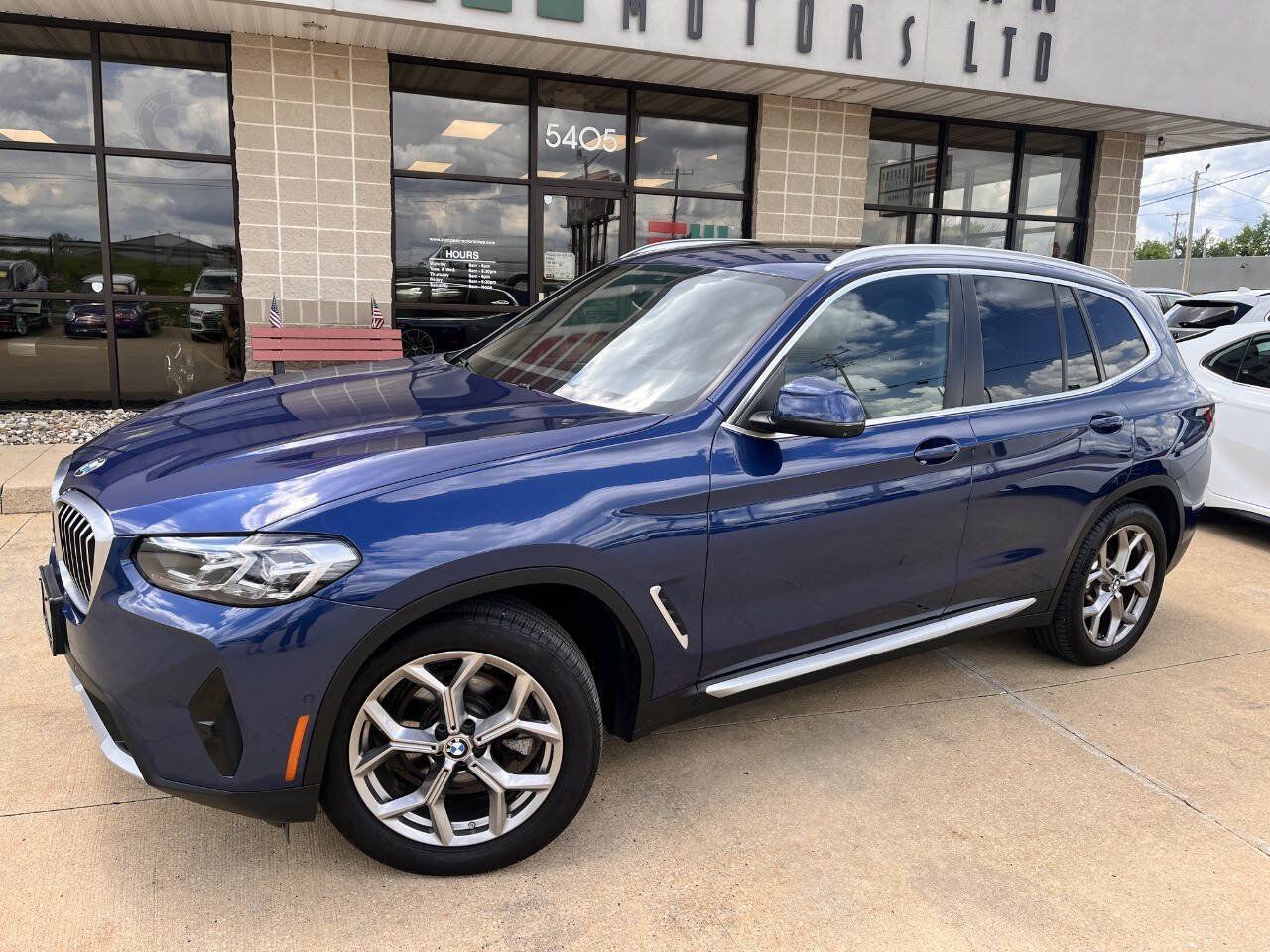 Used 2023 BMW X3 xDrive30i w/ Premium Package AWD/4WD image 2