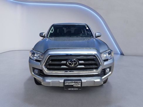 Used 2020 Toyota Tacoma SR5 AWD/4WD image 9
