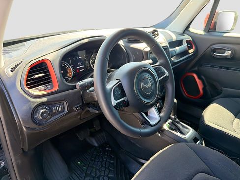Used 2020 Jeep Renegade Latitude image 24