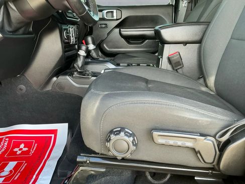 Used 2021 Jeep Gladiator Sport image 11