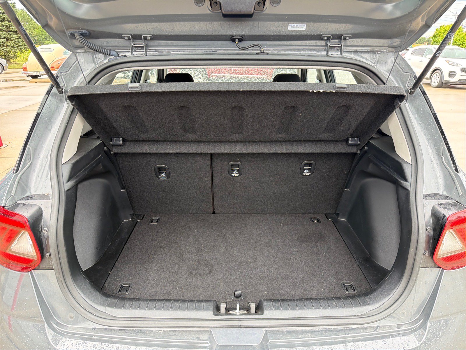 Used 2025 Hyundai Venue SEL FWD image 9