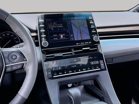 Used 2019 Toyota Avalon Limited FWD image 7