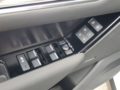 New 2026 Land Rover Range Rover Velar Belgravia AWD/4WD image 8