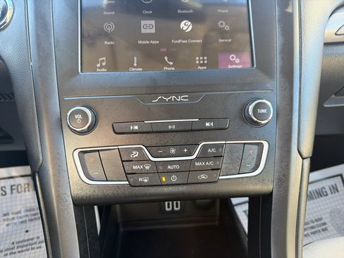Used 2019 Ford Fusion SE w/ Equipment Group 151A image 27