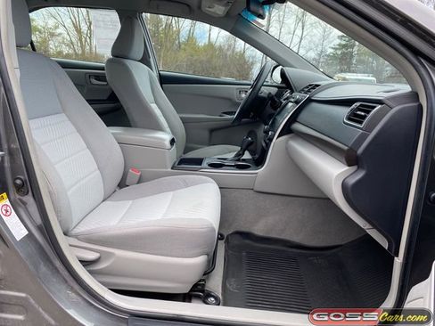 Used 2017 Toyota Camry LE FWD image 6