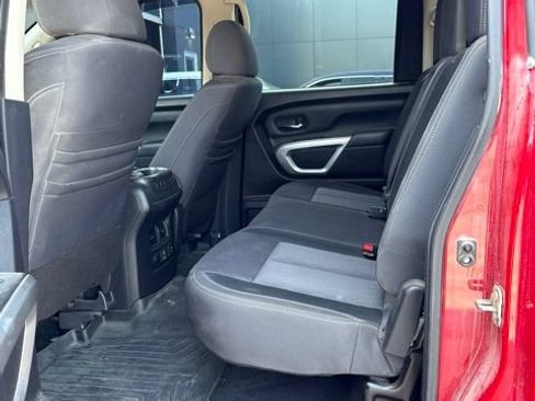 Used 2021 Nissan Titan SV w/ SV Convenience Package AWD/4WD image 6