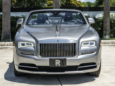 Used 2019 Rolls-Royce Dawn RWD image 11