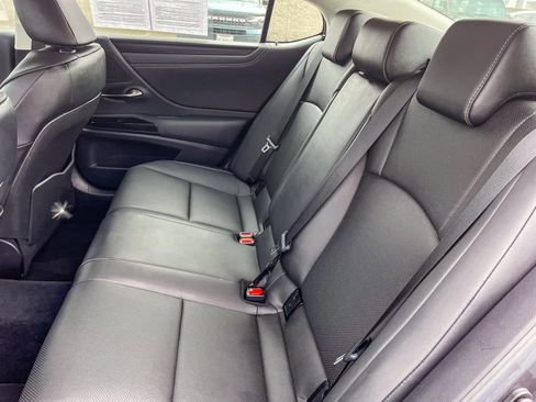 Certified 2025 Lexus ES 300h w/ Premium Package image 18