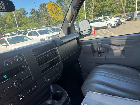 Used 2022 Chevrolet Express 2500 Extended w/ Enhanced Convenience Package RWD image 18