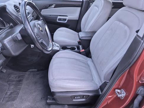 Used 2013 Chevrolet Captiva Sport LTZ FWD image 16