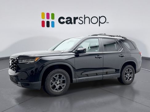 Used 2023 Honda Pilot TrailSport image 1