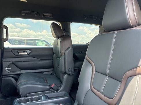 New 2025 Nissan Armada SL w/ Captain's Chari Seat Package image 19