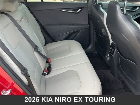 Used 2025 Kia Niro EX Touring image 15