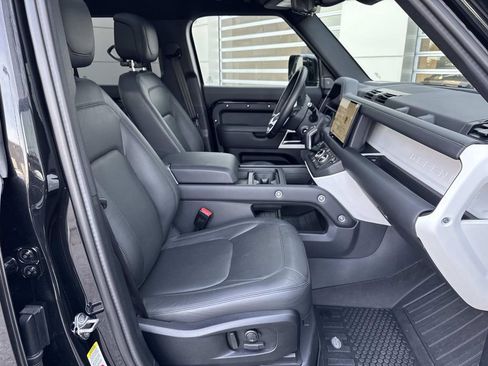 Certified 2024 Land Rover Defender 110 SE AWD/4WD image 9