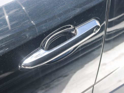 Used 2022 Toyota RAV4 XLE Premium FWD image 9