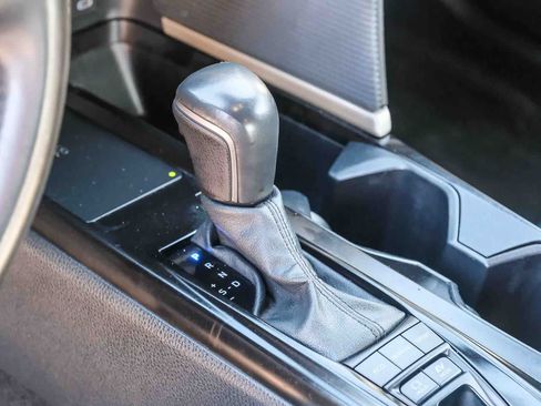 Used 2025 Toyota Camry SE FWD image 20